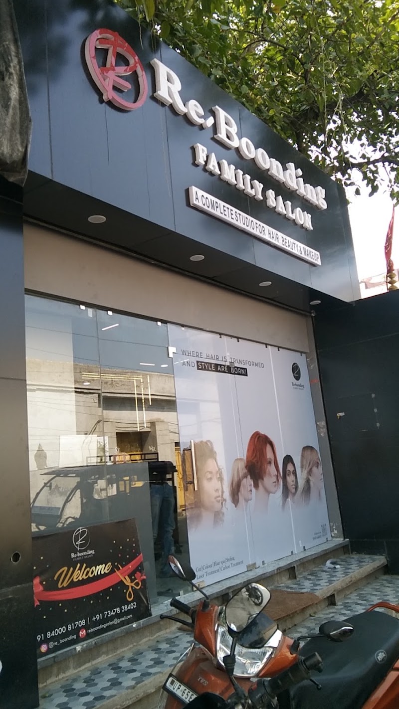 The Bridal Makeup Studio & Family Salon, skin care clinic in Varanasi, India, photo 2 of 10
