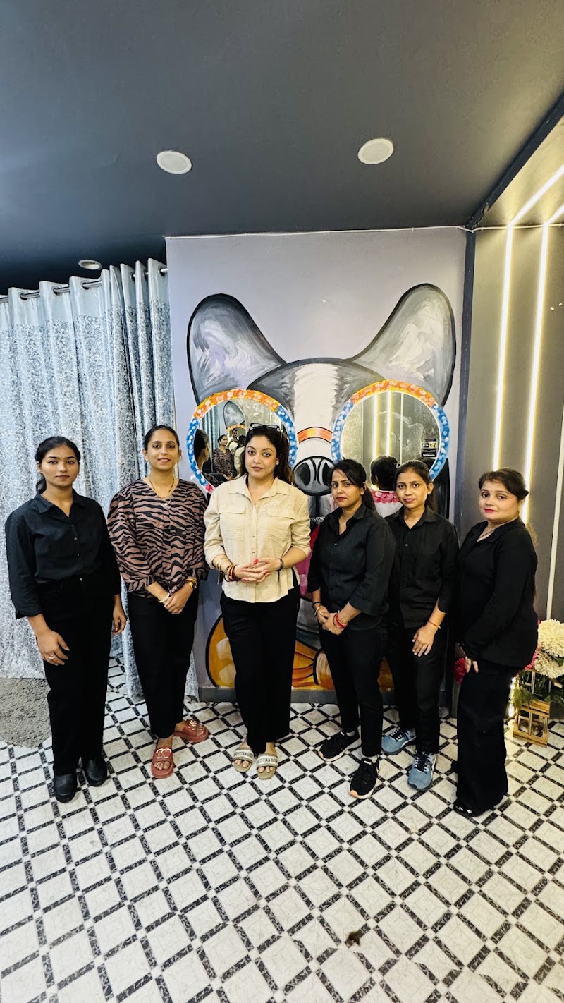 The Bridal Makeup Studio & Family Salon, skin care clinic in Varanasi, India, photo 4 of 10