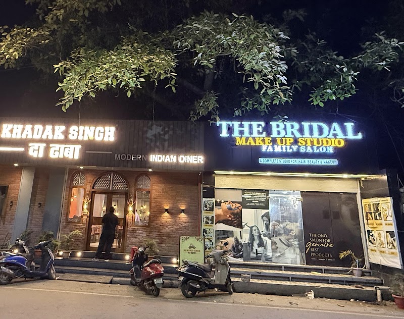 The Bridal Makeup Studio & Family Salon, skin care clinic in Varanasi, India, photo 6 of 10